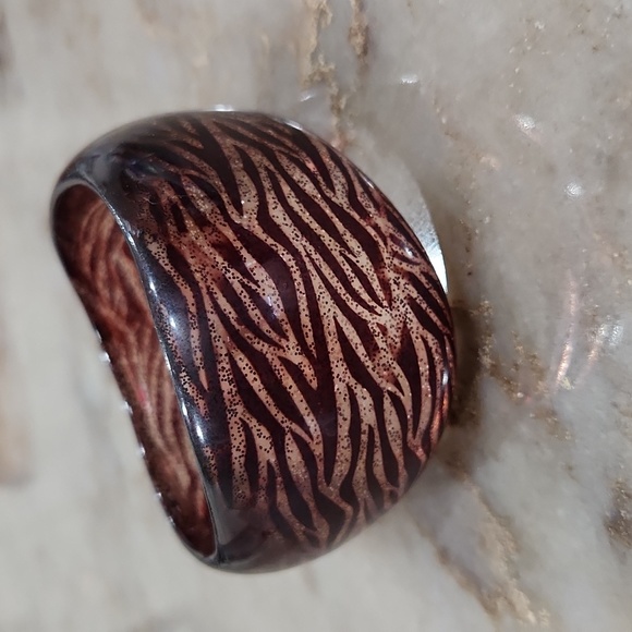 New York & Co Plastic Cuff Bracelet - Picture 1 of 2